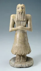 Statuetka mężczyzny, ok. 3000-2500 pne (gips i muszla)